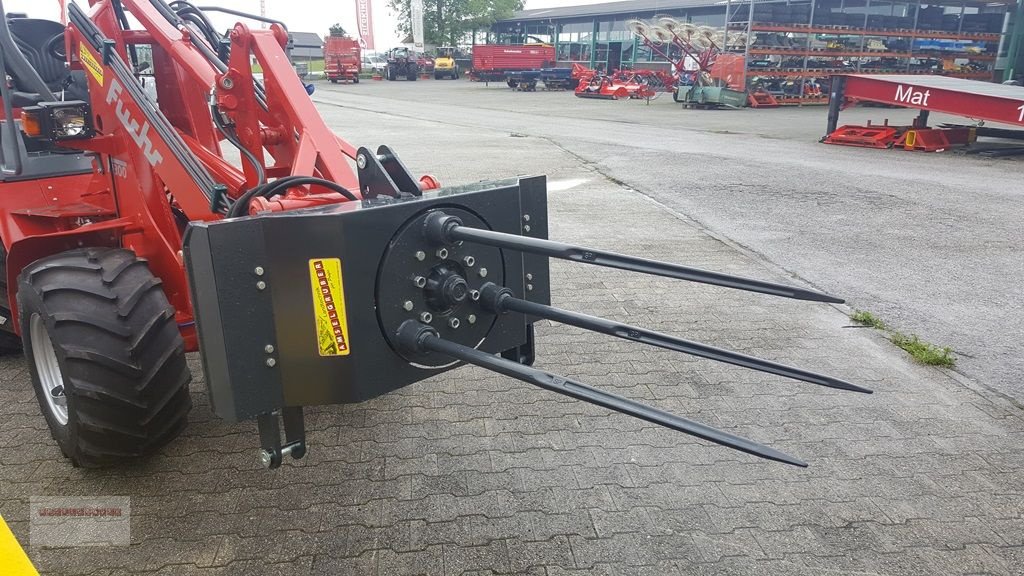 Frontladerzubehör des Typs Dominator Ballenabwickler PRO mit Euroaufnahme & Dreipunkt, Neumaschine in Tarsdorf (Bild 6)