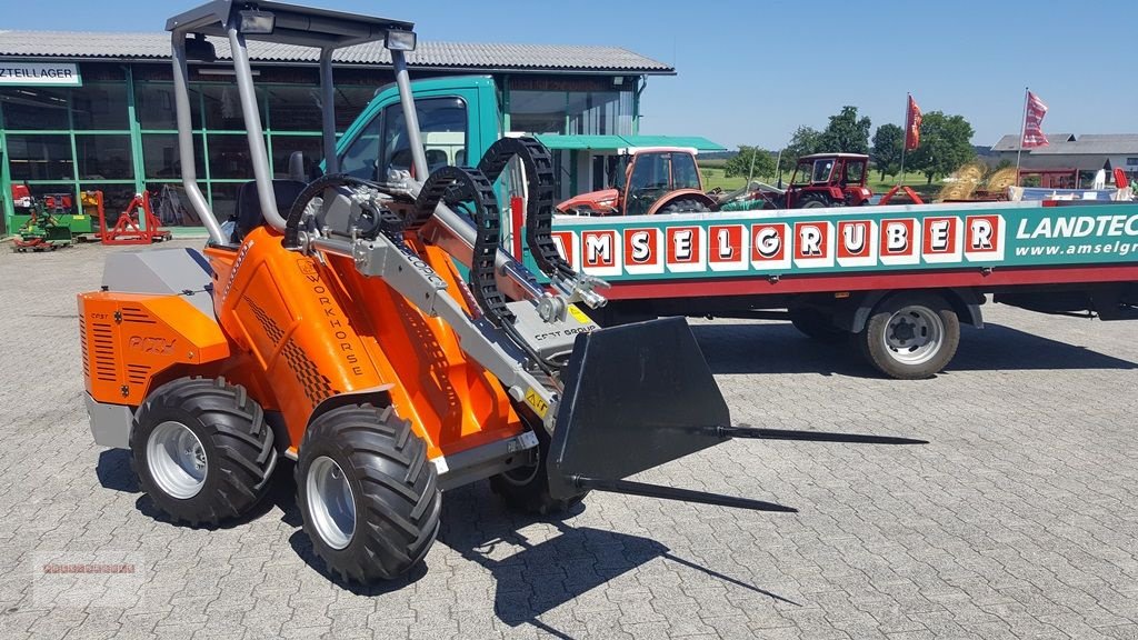 Hoflader des Typs Cast Group Ballenspieß für Avant, Pixy, Multione uvm., Neumaschine in Tarsdorf (Bild 7)