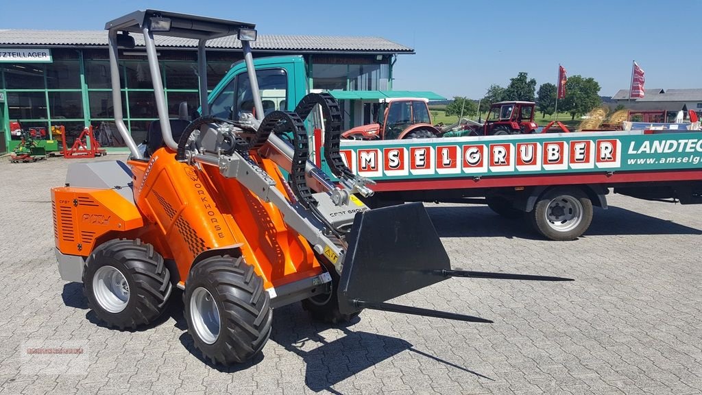 Hoflader des Typs Cast Group Ballenspieß für Avant, Pixy, Multione uvm., Neumaschine in Tarsdorf (Bild 8)