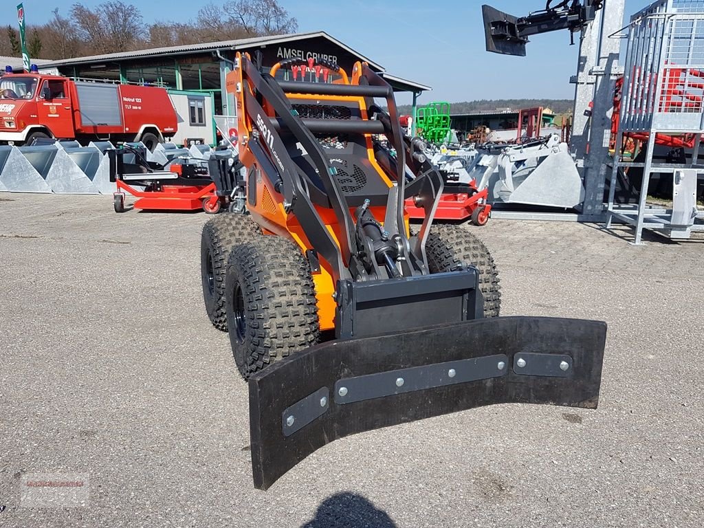 Hoflader des Typs Cast Group Gummischieber Für Pixy, Avant Multione Minilader, Gebrauchtmaschine in Tarsdorf (Bild 4)