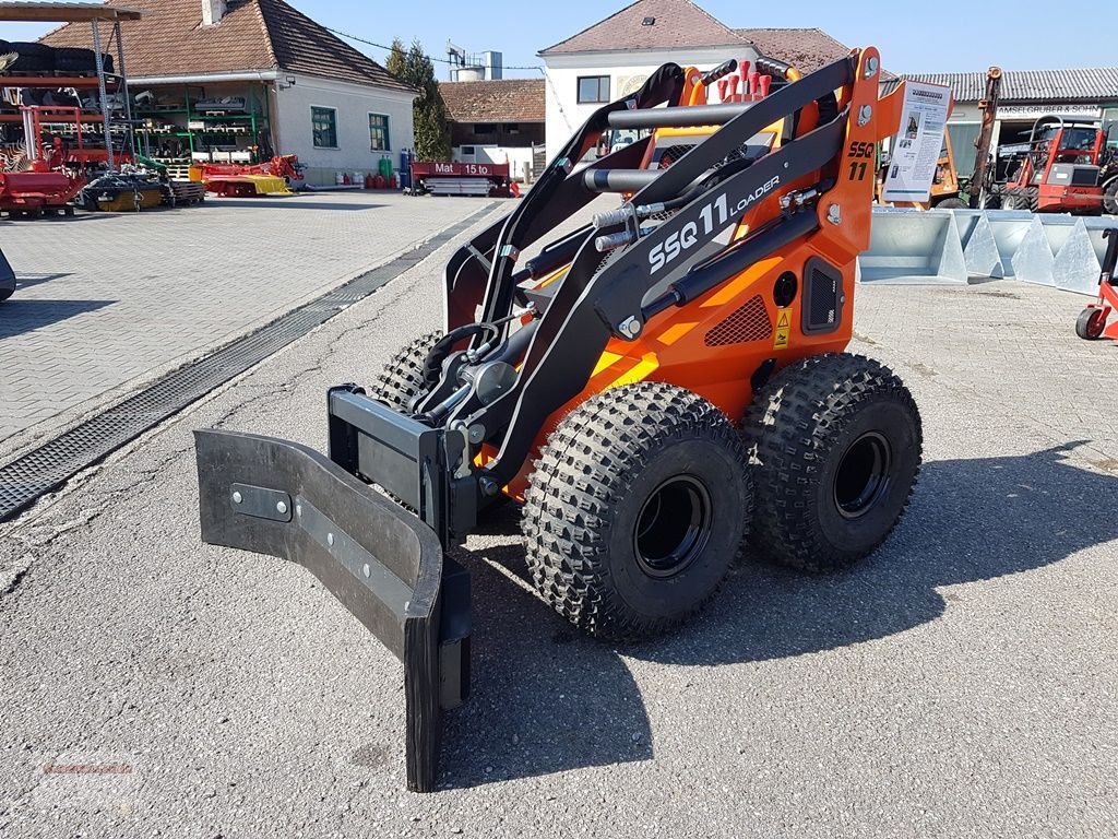 Hoflader des Typs Cast Group Gummischieber Für Pixy, Avant Multione Minilader, Gebrauchtmaschine in Tarsdorf (Bild 8)