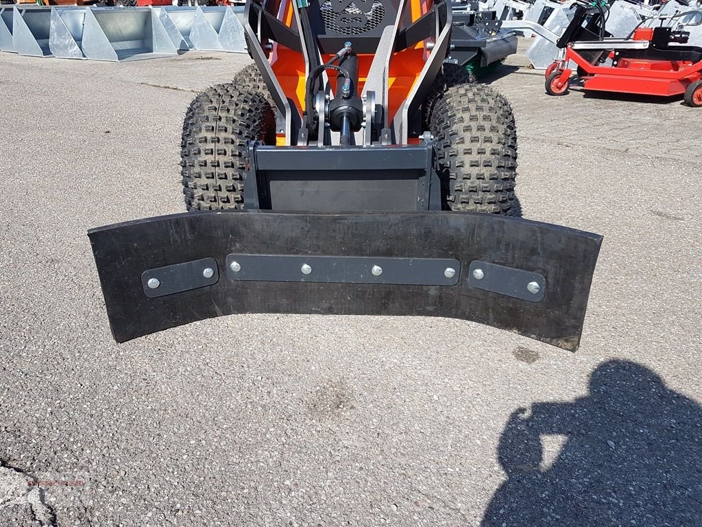 Hoflader des Typs Cast Group Gummischieber Für Pixy, Avant Multione Minilader, Gebrauchtmaschine in Tarsdorf (Bild 6)