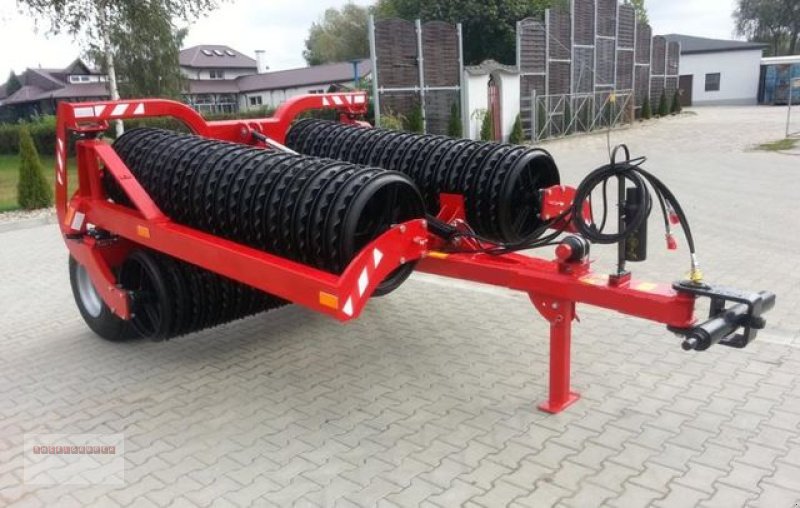 Packer & Walze des Typs Dominator Cambridgwalze Jumbos mit 3 Zyl. NEU AKTION, Gebrauchtmaschine in Tarsdorf (Bild 1)