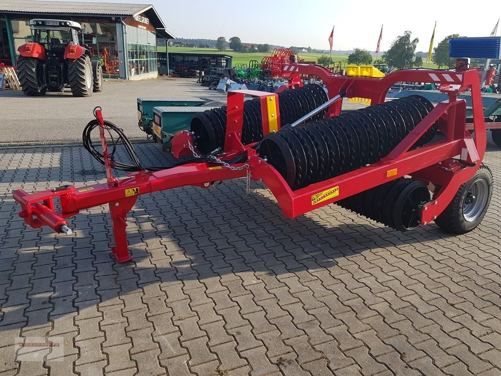 Packer & Walze des Typs Dominator Cambridgwalze Jumbos mit 3 Zyl. NEU AKTION, Gebrauchtmaschine in Tarsdorf (Bild 3)