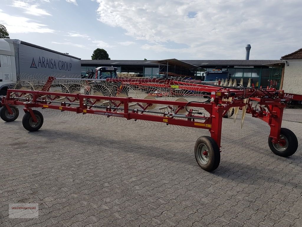 Schwader des Typs Quick-Cover MK16 Magnum VARIO Radialschwader mit Lenkung NEU, Gebrauchtmaschine in Tarsdorf (Bild 6)