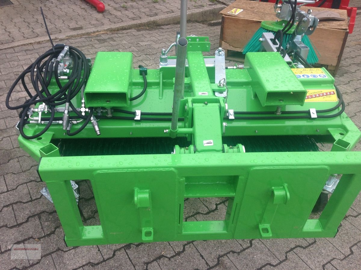 Ladeschaufel des Typs Dominator Kehrmaschine für AVANT, Gebrauchtmaschine in Tarsdorf (Bild 4)