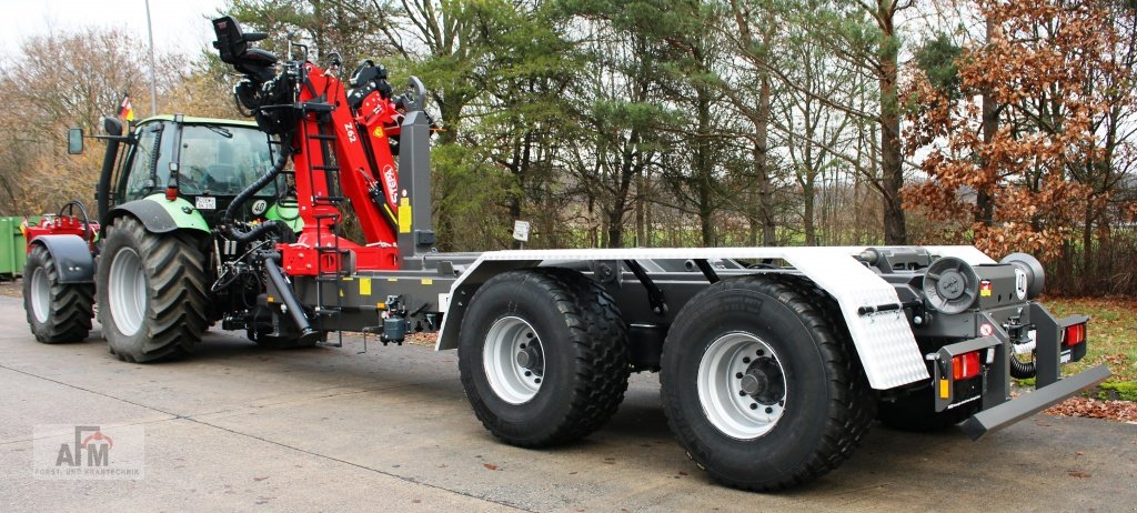 Hakenwagen des Typs Krampe THL mit STEPA-Kran 9,00m, Neumaschine in Bodenwöhr/ Taxöldern (Bild 1)
