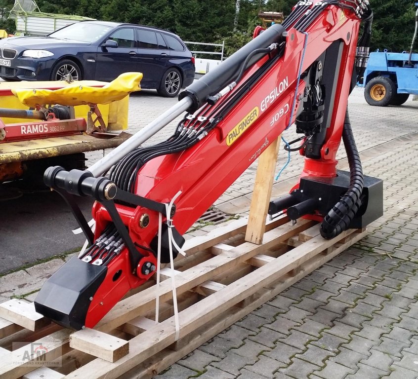 Ladekrane & Rückezange des Typs Palfinger M70F101 o. F86 bzw. C60F86, Neumaschine in Bodenwöhr/ Taxöldern (Bild 1)