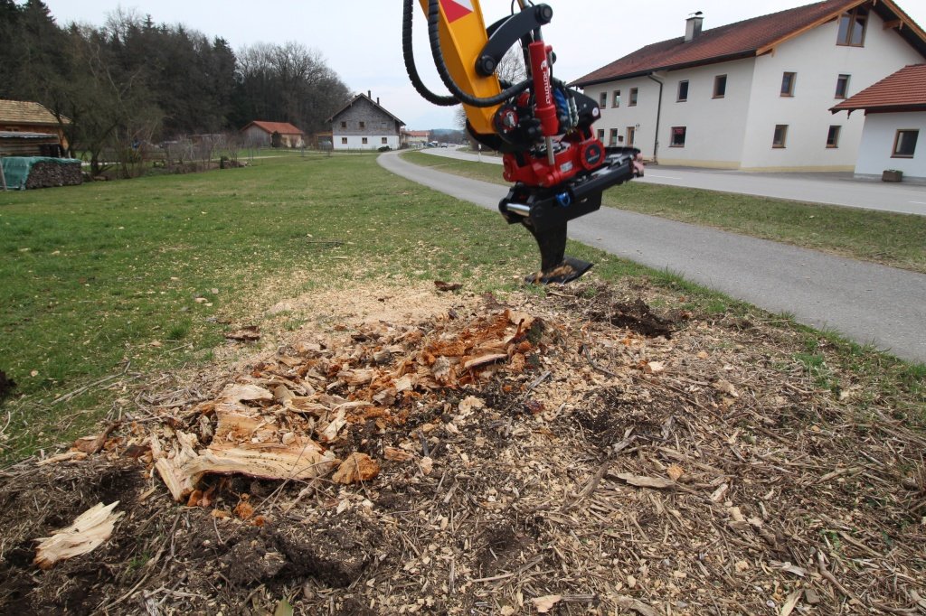 Zubehör des Typs Sonstige Wurzelbiber für Bagger Minibagger, Neumaschine in Petting (Bild 1)