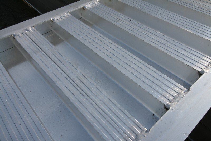 Sonstige Transporttechnik des Typs Sonstige Aluauffahrrampe 40/45 Alurampe Rampe, Neumaschine in Petting (Bild 4)