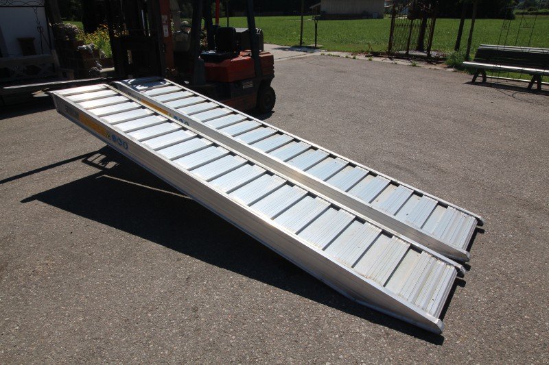 Sonstige Transporttechnik des Typs Sonstige Auffahrrampen  40/80 Alurampen Rampe, Neumaschine in Petting (Bild 3)