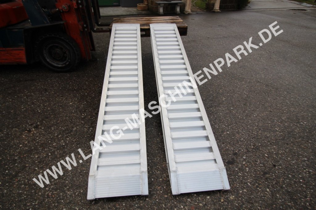 Sonstige Transporttechnik des Typs DIMA Alurampe Auffahrrampe Rampe Verladeschiene Modell 25/50, Neumaschine in Petting (Bild 5)