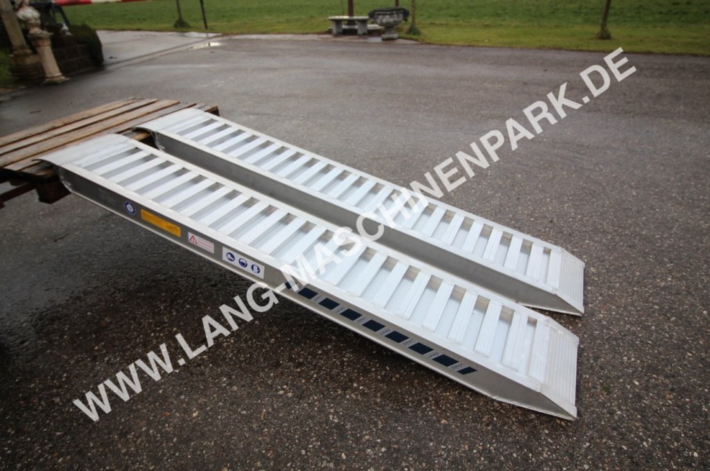 Sonstige Transporttechnik des Typs DIMA Alurampe Auffahrrampe Rampe Verladeschiene Modell 25/50, Neumaschine in Petting (Bild 1)