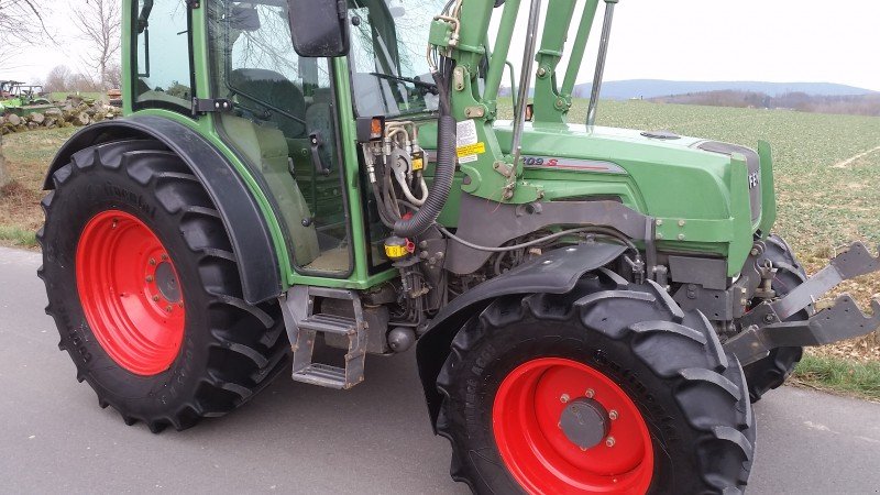 Traktor des Typs Fendt Suche Fendt der Serie 200 bis 211, Gebrauchtmaschine in Reuth (Bild 11)